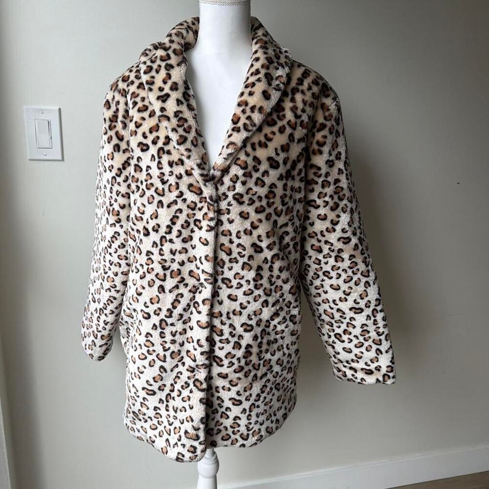 Tudor court leopard print faux